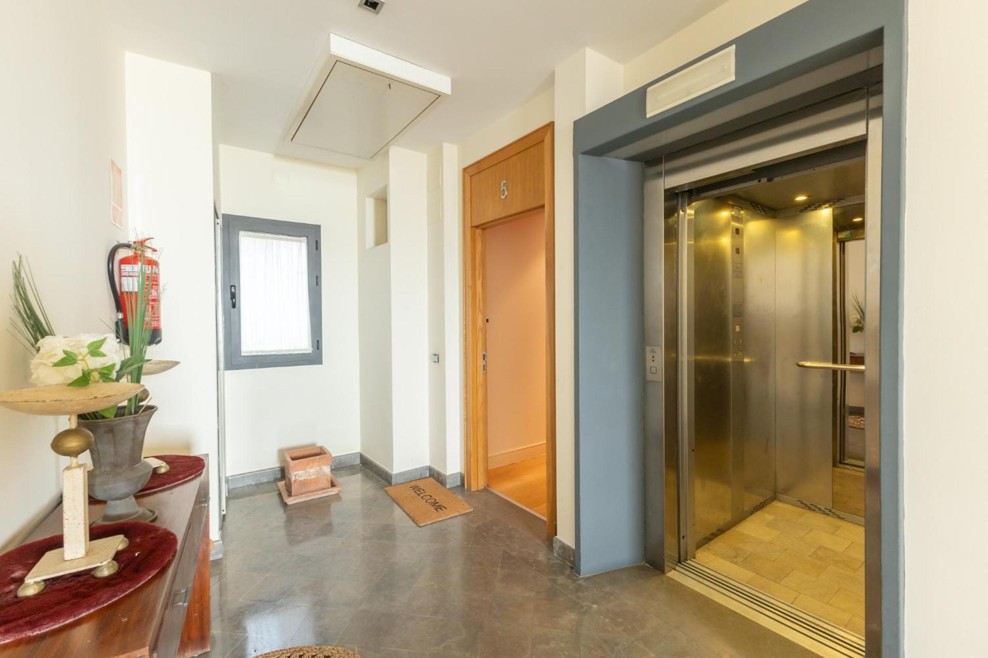 Appartement La Maestranza Charming One Or Two Bedrooms By Cityzen